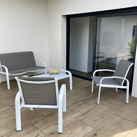 Guesthouse1 Et Guesthouse2 Sword