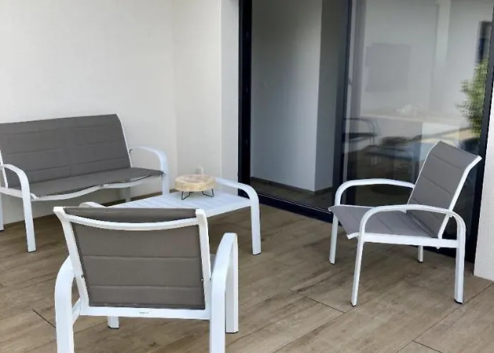 Guesthouse1 Et Guesthouse2 Sword